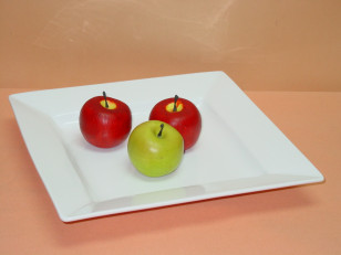 Talíř \square\ 30cm