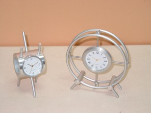 Stolní hodiny \aluminium circle\ 13x12cm